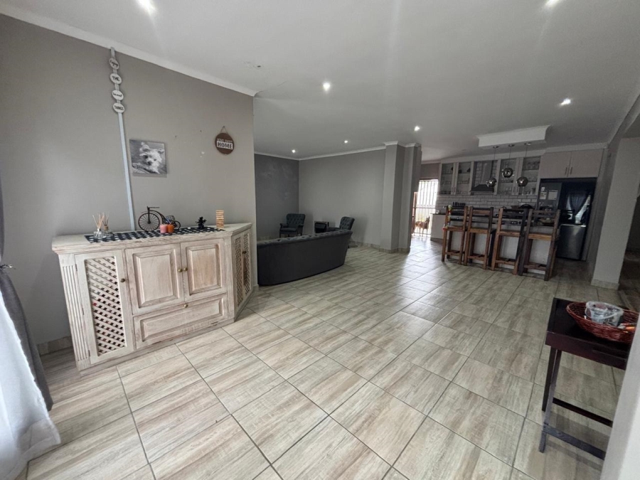 To Let 4 Bedroom Property for Rent in Voelvlei Western Cape